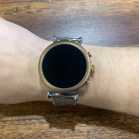 Fossil Smartwatch - Picture 8 of 9